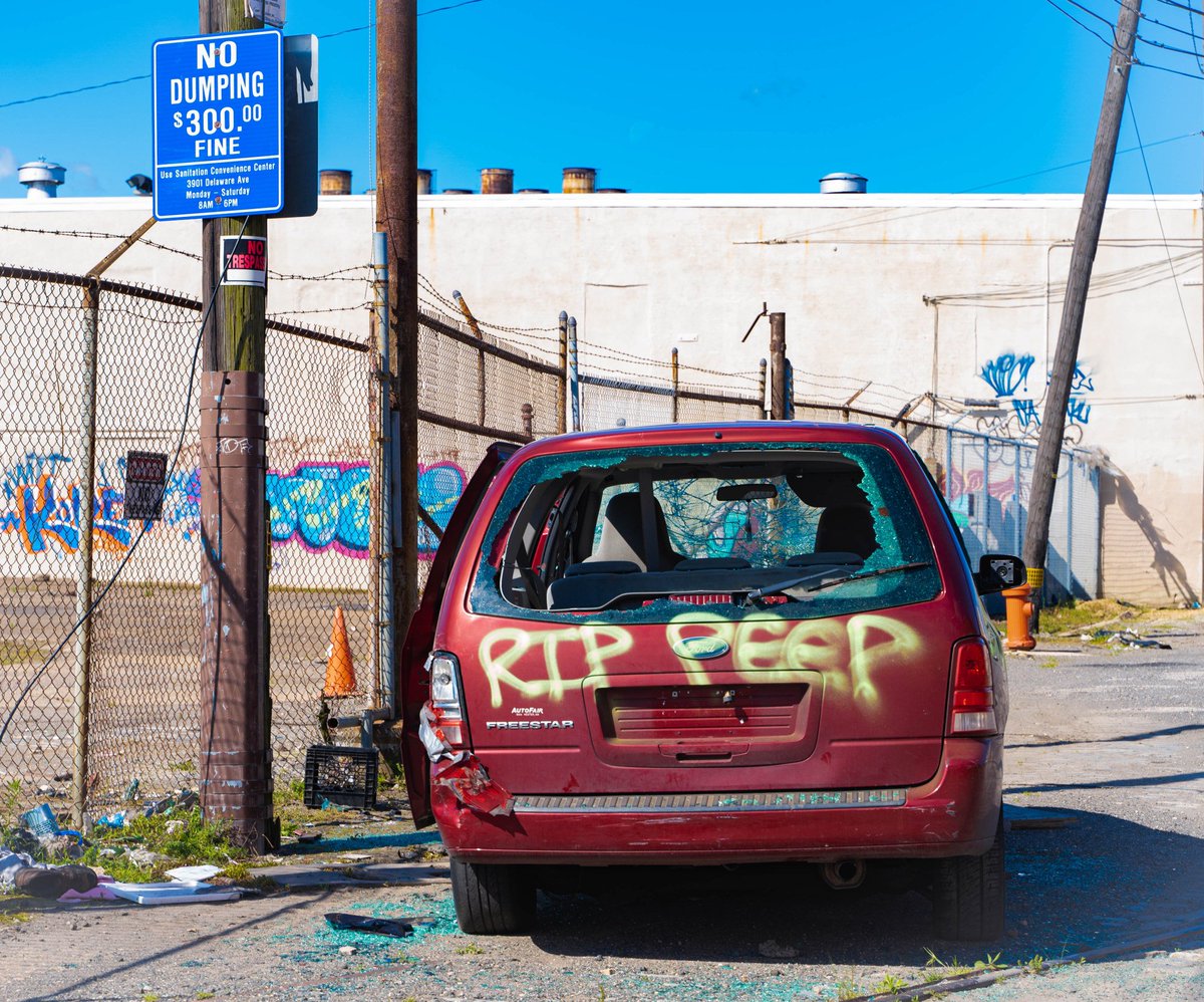 burstmode610's tweet photo. Only in Philly will someone dump an abandoned car under a no dumping sign. Smh #ghetto #philly #Philadelphia #streetphotography #streetphotographer #urbanphotography #CITY #Photography #discoverphilly #documentaryphotography #sony #sonyalpha #phillyblogger https://t.co/8c35vYVHzc