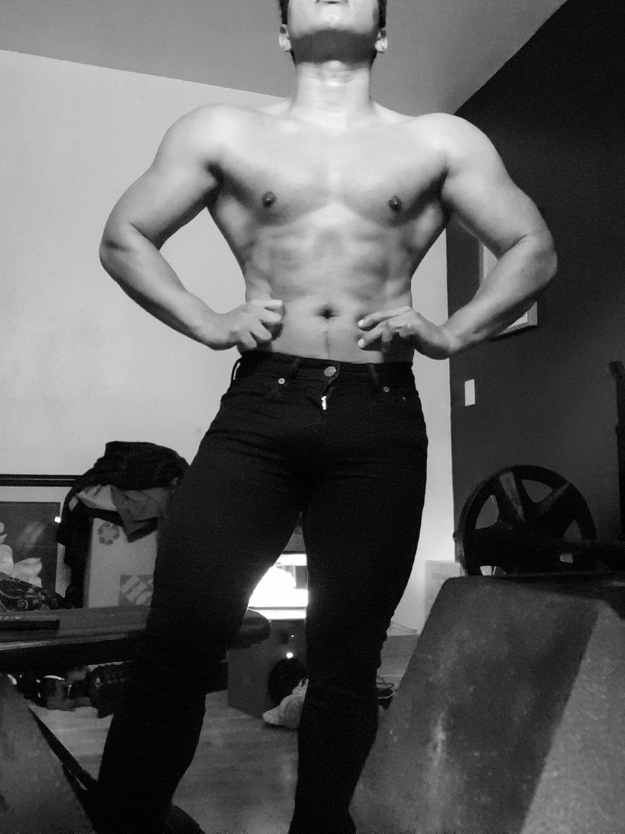 villatorocris96's tweet photo. #bulkingmode cant wait to start the cut again 🤪🤪 https://t.co/7QlzMsKEOp