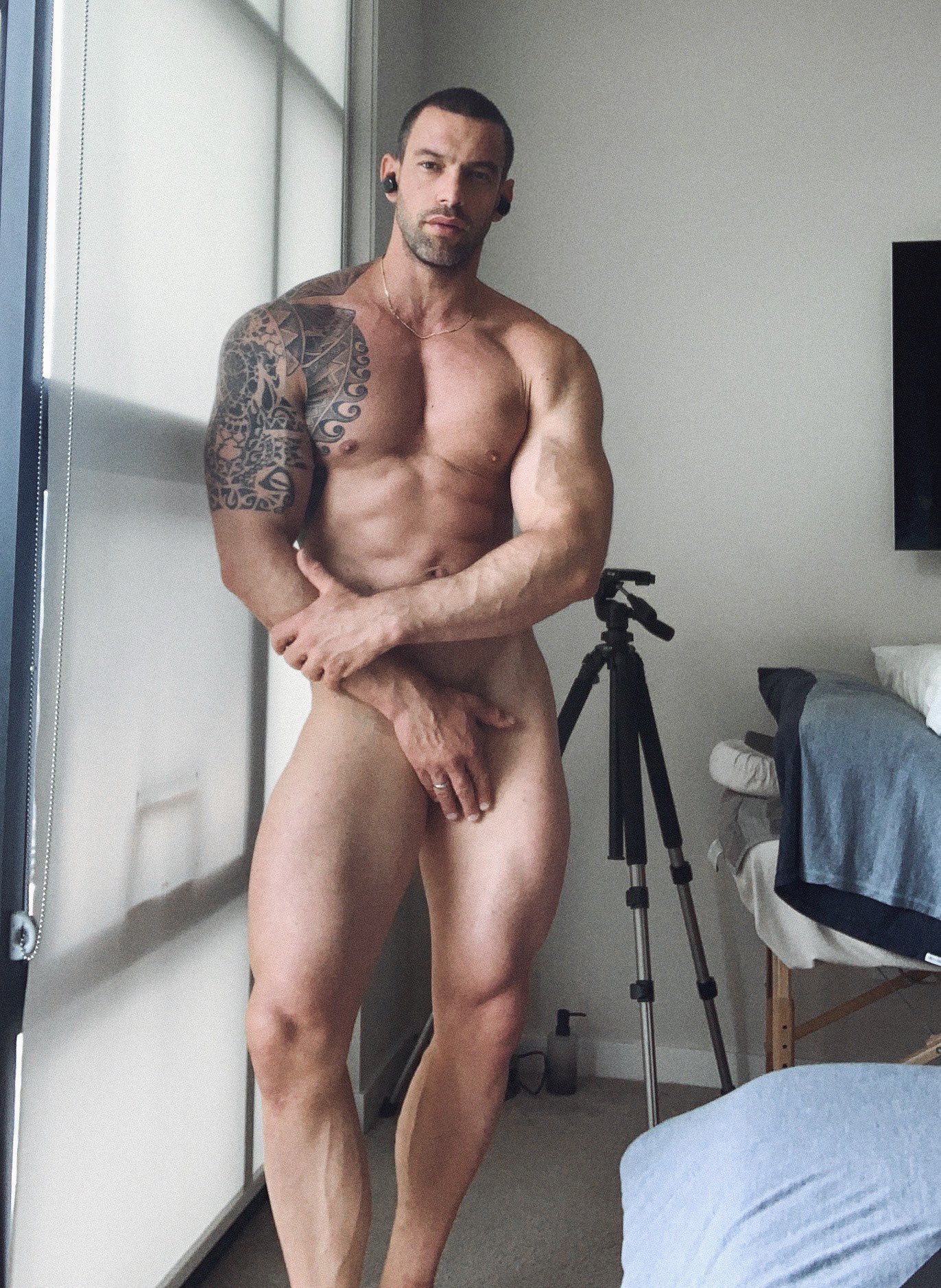 EX2LiuKU4AEKpg0?format=jpg&name=large