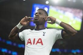 SERGE AURIER:Provides the aggression, power and impetus on the right flank. Has mastered the deep first time curled cross. But can’t cross on move, or from different areas, ie byline. Not supple and very rash. Good dealing with cross field passes in air
