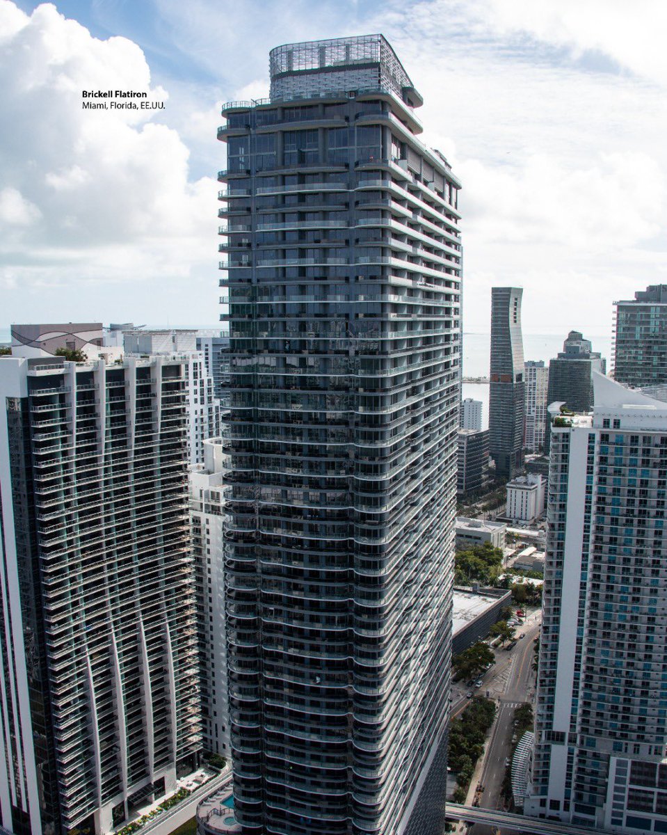 ESWEnergiaSolar's tweet photo. Brickell Flatiron ubicado en Miami, Florida cuenta con nuestros sistemas arquitectónicos: ES-7100, ES-8860, ES-7525 &amp; RL-3030 que cumplen los estrictos requisitos del condado de Miami-Dade. #ElPoderDeLaCalidad #CMCGroup @revuelta_  @mossconstruct #NuestraVitrinaDeProyectos https://t.co/5MIQs8khBd