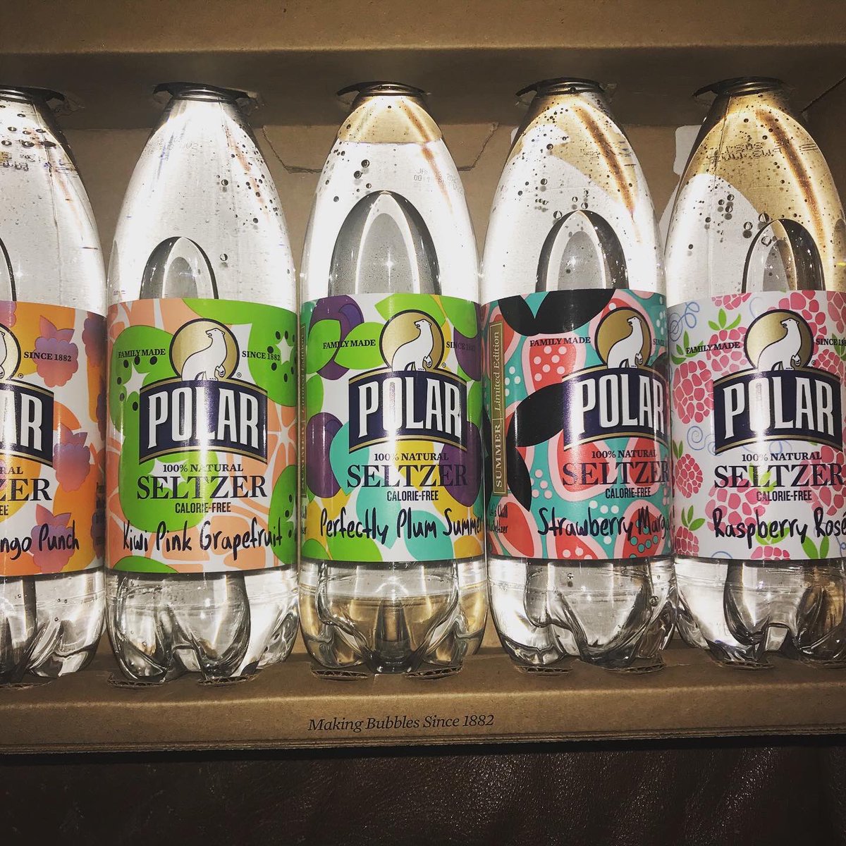 rachaelsversion's tweet photo. @kelbelcosmetics sent an email to have @PolarSeltzer sent to me and I can’t think of a better surprise. ALL THE BUBBLES FOR ME!
This is AWESOME. #seltzer #allthebubbles #healthcareworker #grateful https://t.co/poS3QRbB61