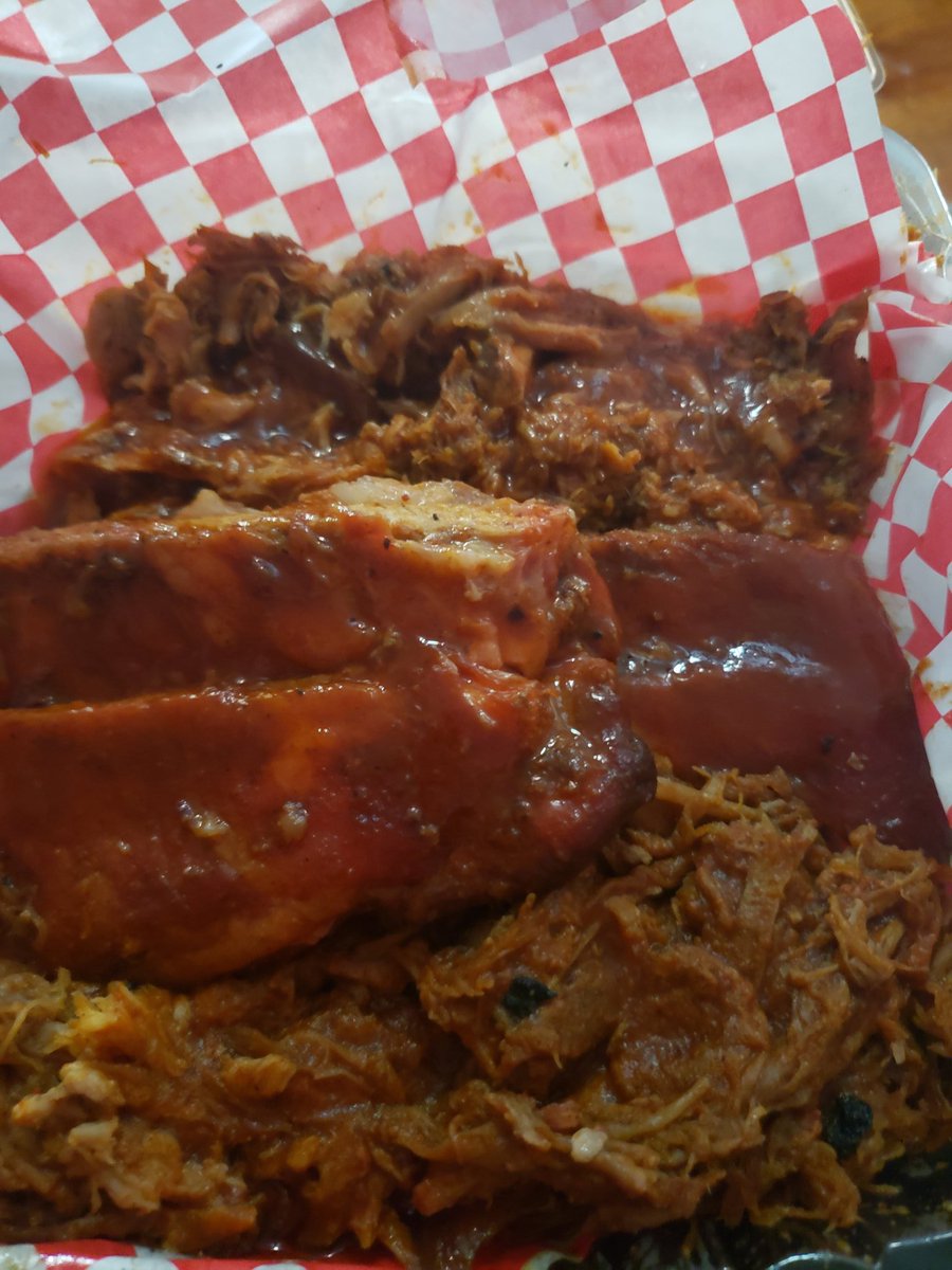 shanestormwv's tweet photo. Reunited and it feels so gooood!
@RidgeViewBBQ https://t.co/vJlSeqlJ0K