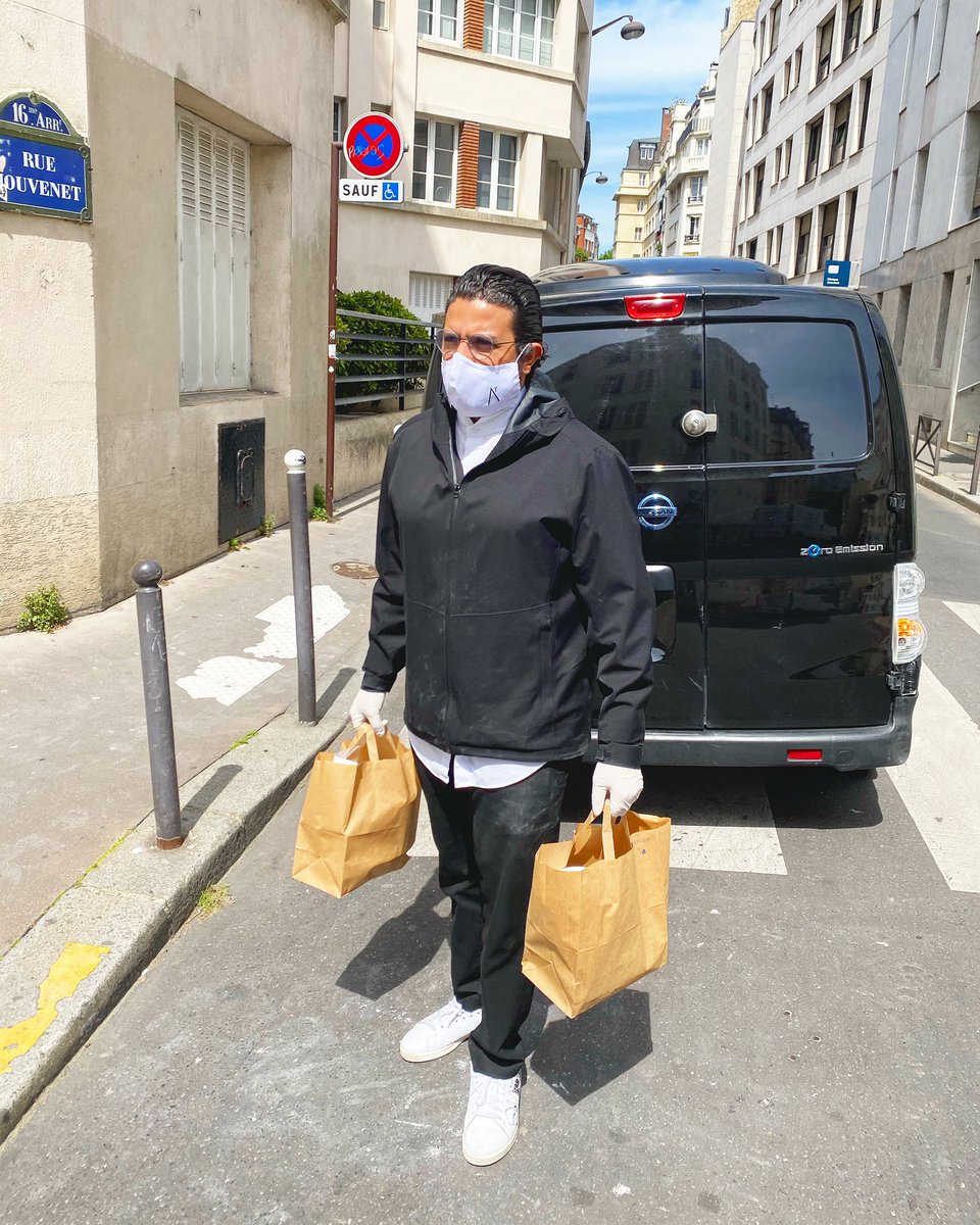 akrameb's tweet photo. Delivery 🚚 by my self... @akramehome #akrame #livraisonadomicile #staysafe https://t.co/QYdVr6e9Ew