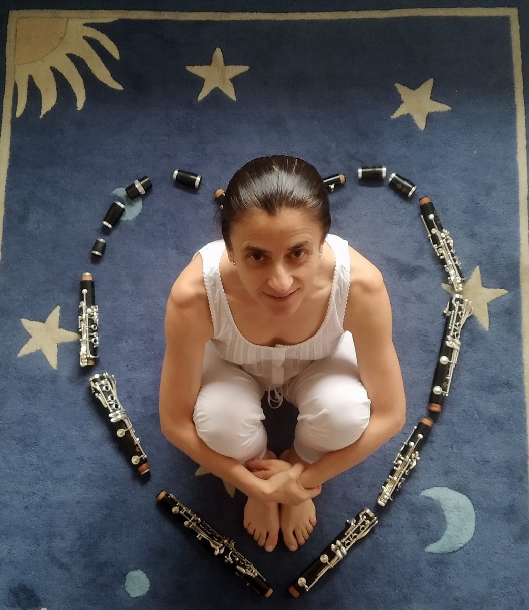 aninamasana's tweet photo. Pon el corazón en todo lo que hagas, crea tu propio universo y luego... luego no te lo quedes, ¡comparte! #clarinete #tiempo #creatividad #calma #paz https://t.co/v3yo5lQdvZ