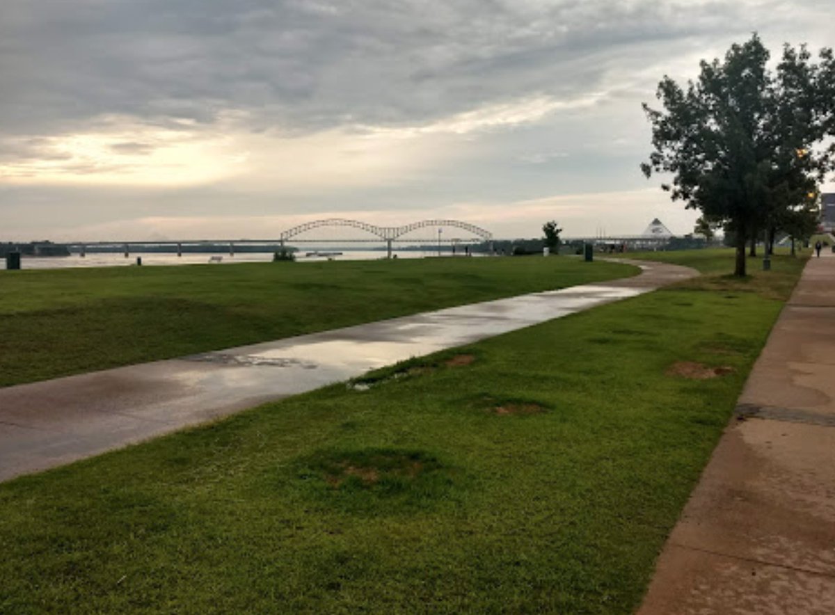 Grillocracy's tweet photo. First one at Tom Lee Park for the Memphis in May World Championship BBQ Cooking Contest!!!

#WhereTheHellIsEveryone #StayInGrillOut #KeepCalmAndGrillOut https://t.co/Ex1yVFxqWu