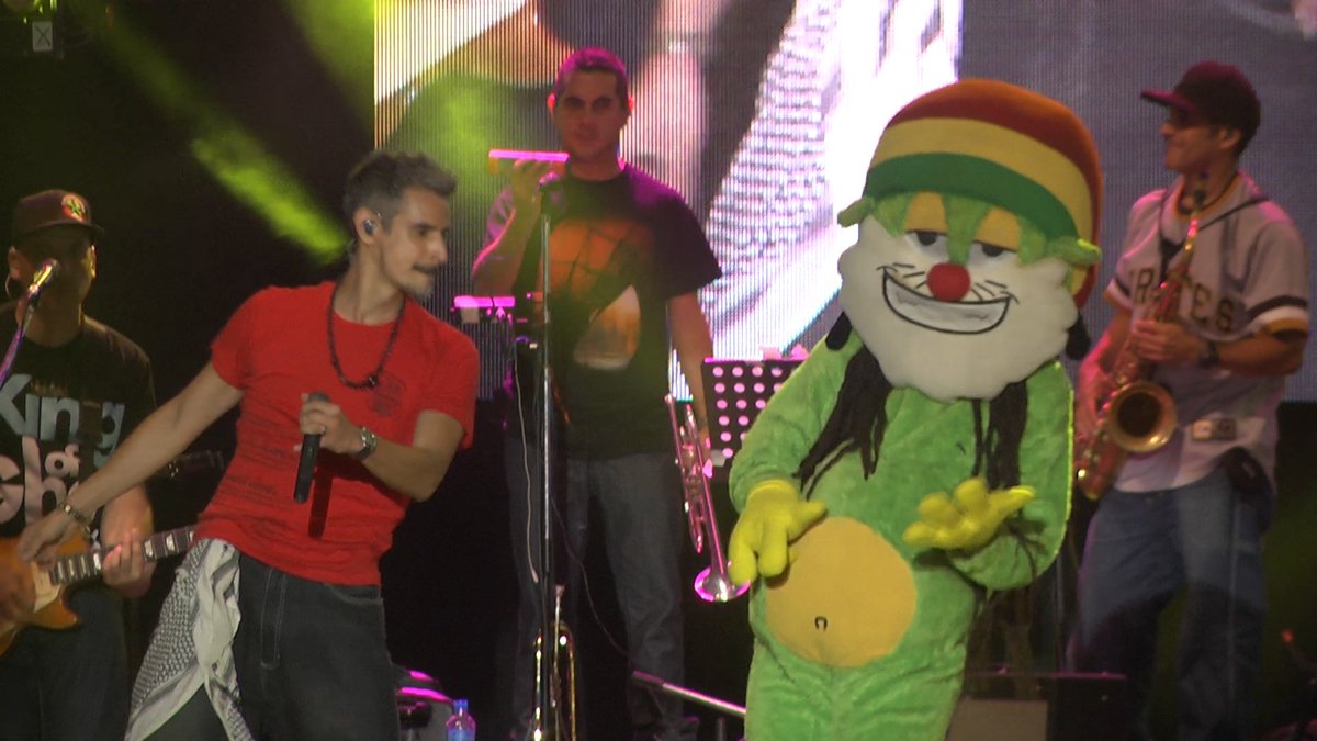 PelaGatosReggae's tweet photo. ¡¡¡Que ganas de mover el esqueleto!!!
.
¿O no @GuilleCafre?
.
@LOSCAFRES #GatoGira #GatoDePelaGatos #ReggaeCat #Reggae #Dance #Gira https://t.co/K74tysSJpq