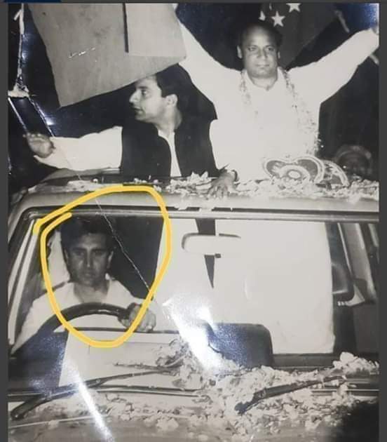 AmanJadoon12's tweet photo. نواز شریف کے ڈرائیور کو پی پی نے اعلی مقام تک پہنچانے والے شاہ محمود  نے اج پی پی سندھ حکومت کو گرانے کی دھمکی دی ہیں  شاہ محمود صرف اتنا یاد رکھ اگر پی پی نہ ہوتے تو شاہد اج بھی اپ ڈرائیور ہوتا  یا کسی مزار پر چوکیدار ہوتا @BBhuttoZardari
@SMQureshiPTI https://t.co/vOkl9ocNqB