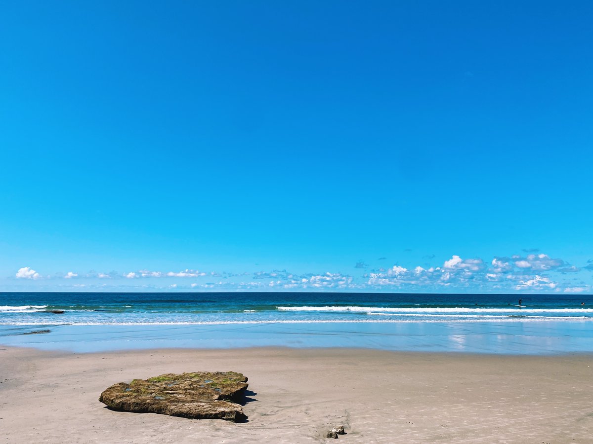 5/ Main thing in SD is the outdoor activities. People walk, run, surf, kayak, paddle board, fish, bike, golf, tennis etc. We live about 10mins walking from the beach and go on walks or runs almost daily. Weather is good most of the time.