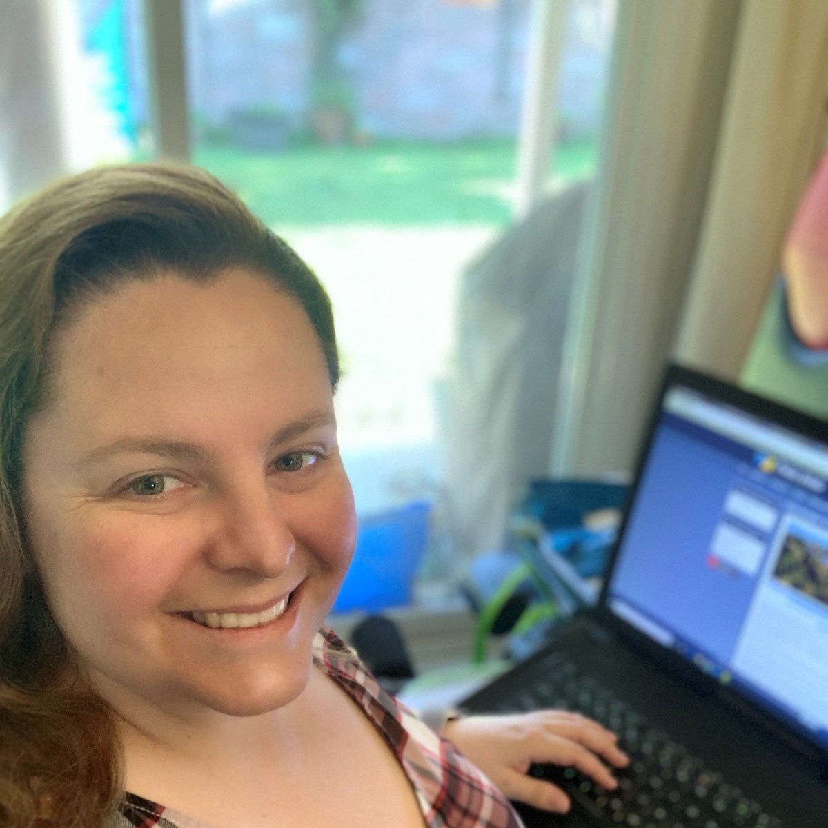 CAPEUnion's tweet photo. "I am glad to be able to work from home in support of the flattening the curve to protect my fellow workers who cannot.” ~ Julianna Colwell, LA County Senior Civil Engineering Assistant, CAPE Member #CAPEstrong #UnionStrong #Solidarity #EssentialWorkers #1u https://t.co/RlPBGHwv4M