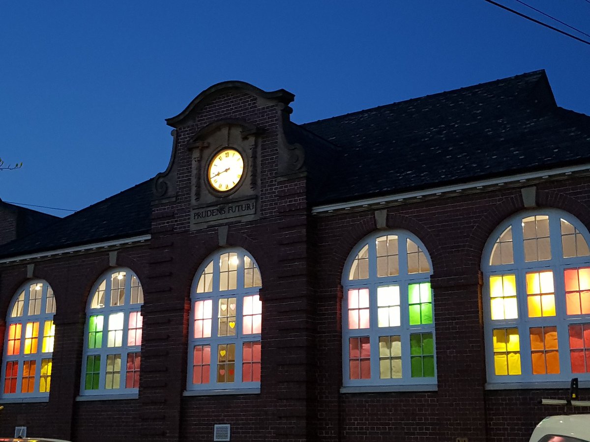 pdcornish76's tweet photo. #homemadedesigns
V and A collecting visuals of lockdown.
Newton Abbot College rainbowed windows in celebration of, and gratitude to, the NHS and all keyworkers. https://t.co/DMPMu2lsNL
