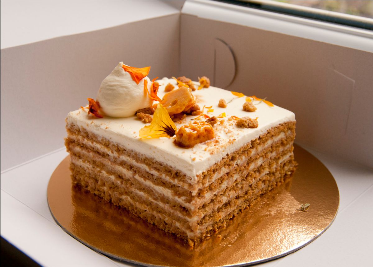 Have a look, have a taste, order by Thursday for your Saturday cake. 
Cake for the weekend 16th May. - mailchi.mp/bba1b5db598c/s…