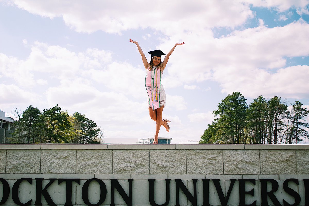 jess_ferrera's tweet photo. I love you Stockton💙🥂🎓 https://t.co/E3CbuSp1DN
