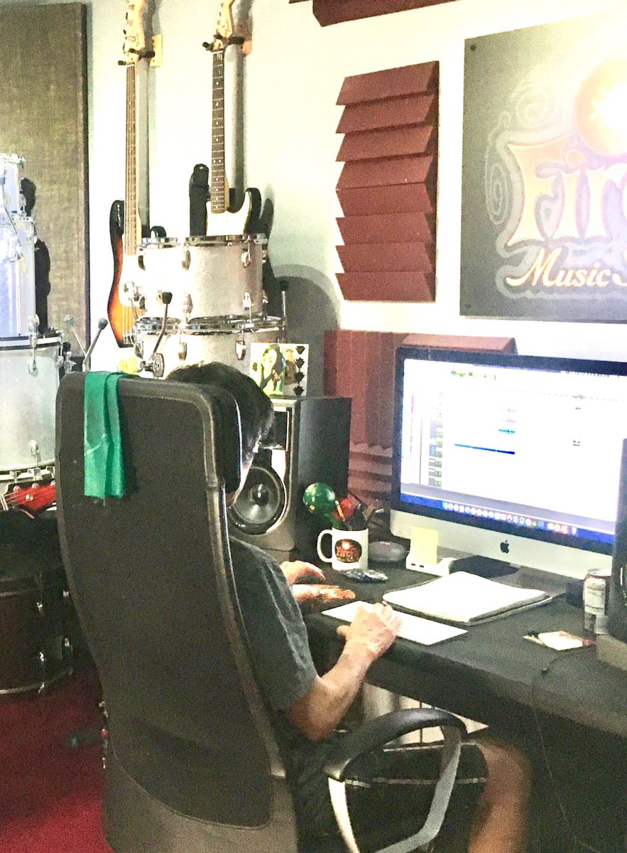 Marcos De la Cruz keeping busy in his recording studio mixing songs by @tedzandthewranglers and doing remote recording sessions for other artists.
#QuarantinedandChill#gottalovetechnology#fireflymusicstudio#tedzandthewranglers
fireflymusicstudio.com