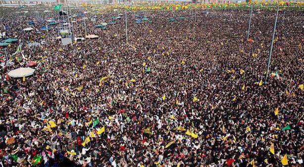 HdpMezitli's tweet photo. HDP barışın adı,eşitliğin yolu,
demokrasinin teminatıdır.

#HDPHalktırHalkBurada https://t.co/LtZHgb0cyg