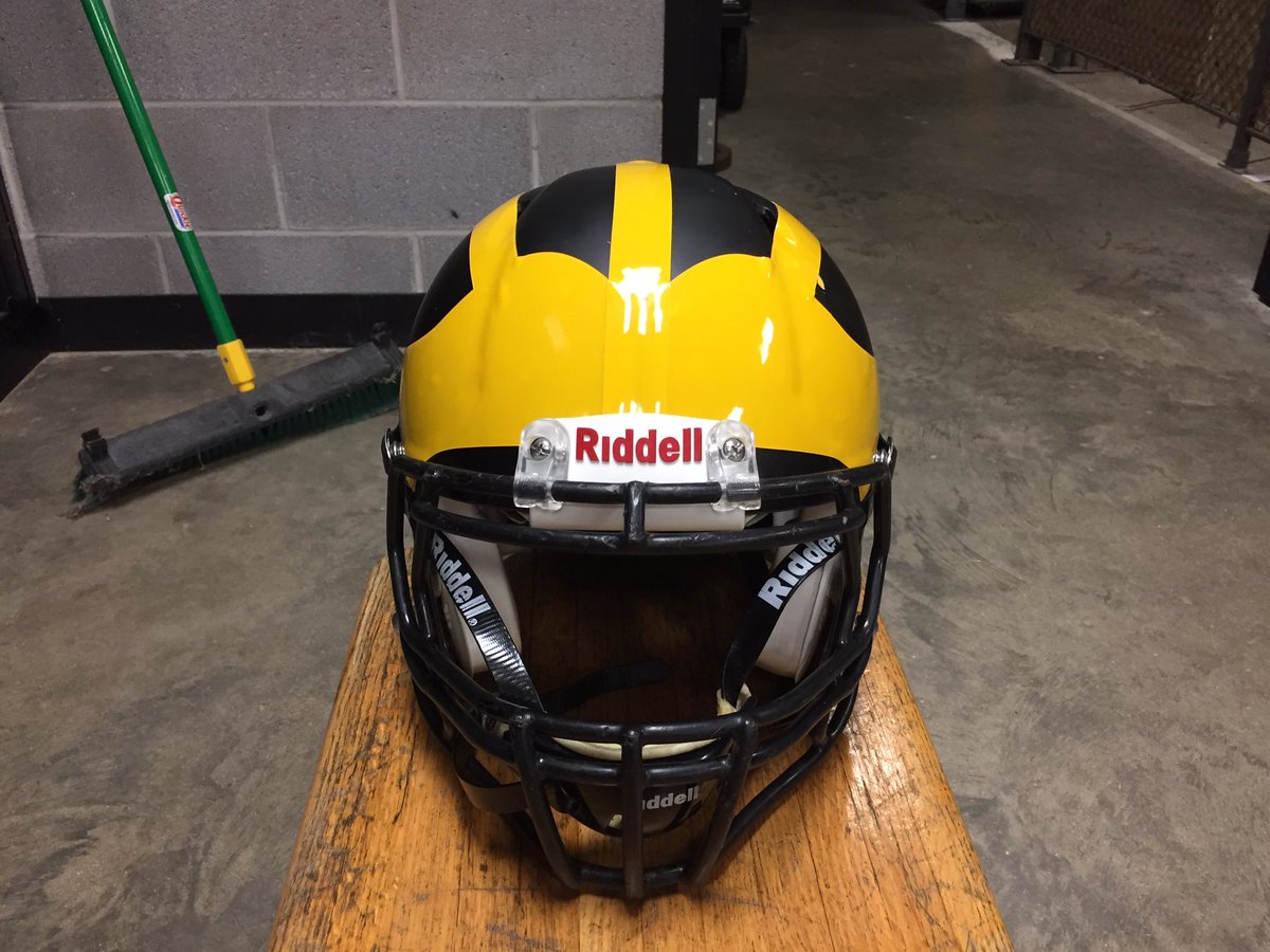 Sports_Aaron's tweet photo. #HoosierHelmetChallenge

45. Kankakee Valley Kougars @KougarFootball vs. 84. Clarksville @GeneralsFball 

VOTE BELOW 👇🏼 https://t.co/uItGtFzSVy