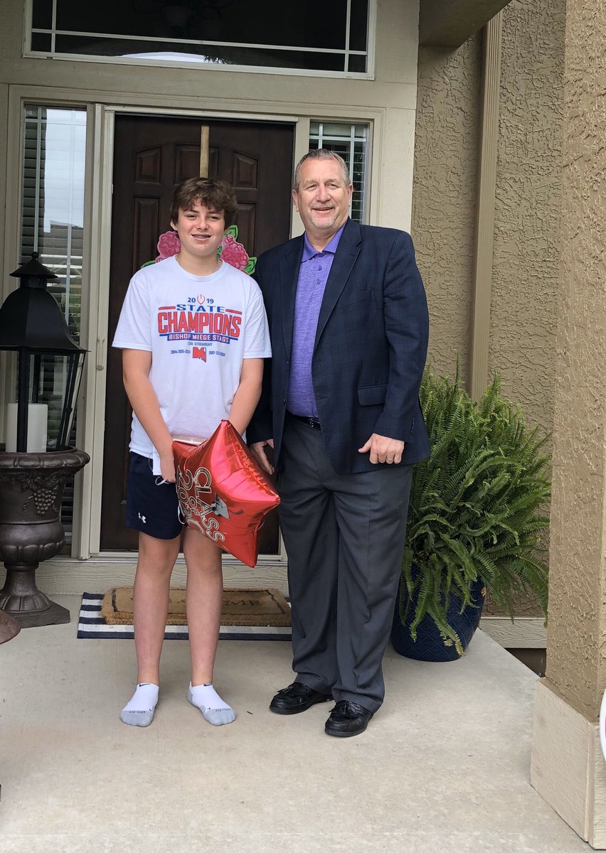 STMKCPrincipal's tweet photo. More 8th Graders...... https://t.co/AowYhBUHw6