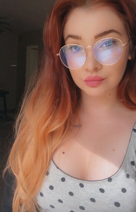 Glasses?? Yay or Nay? #MondayVibes https://t.co/DZRQXHO1Xm<a href="/tag/mondayvibes"class="tags">#MondayVibes</a>