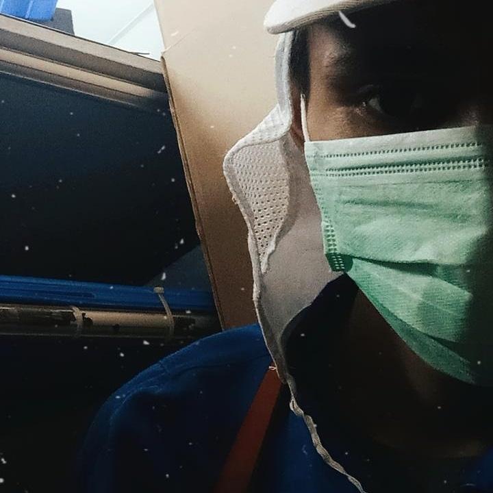 conkhamdan's tweet photo. Maafkan anakmu ini blm bisa pulang🥺

#rinduyangterindah 
#kangenpulang https://t.co/R8Dk4cWs31