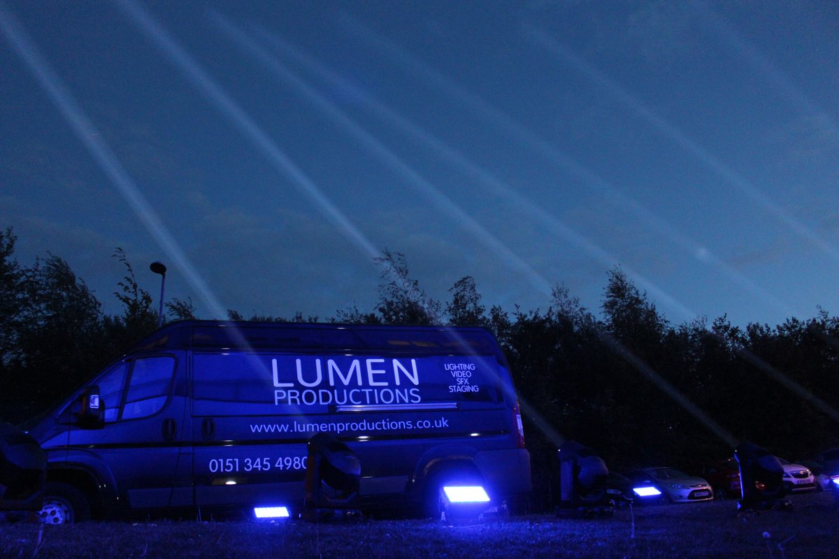 ELHT_NHS's tweet photo. Tonight we lit up Royal Blackburn Teaching Hospital and the sky to mark International Nurses Day. We think it looks spectacular! Thank you to @LumenUK and Vinci Construction for making it happen! https://t.co/872MQZXlKA