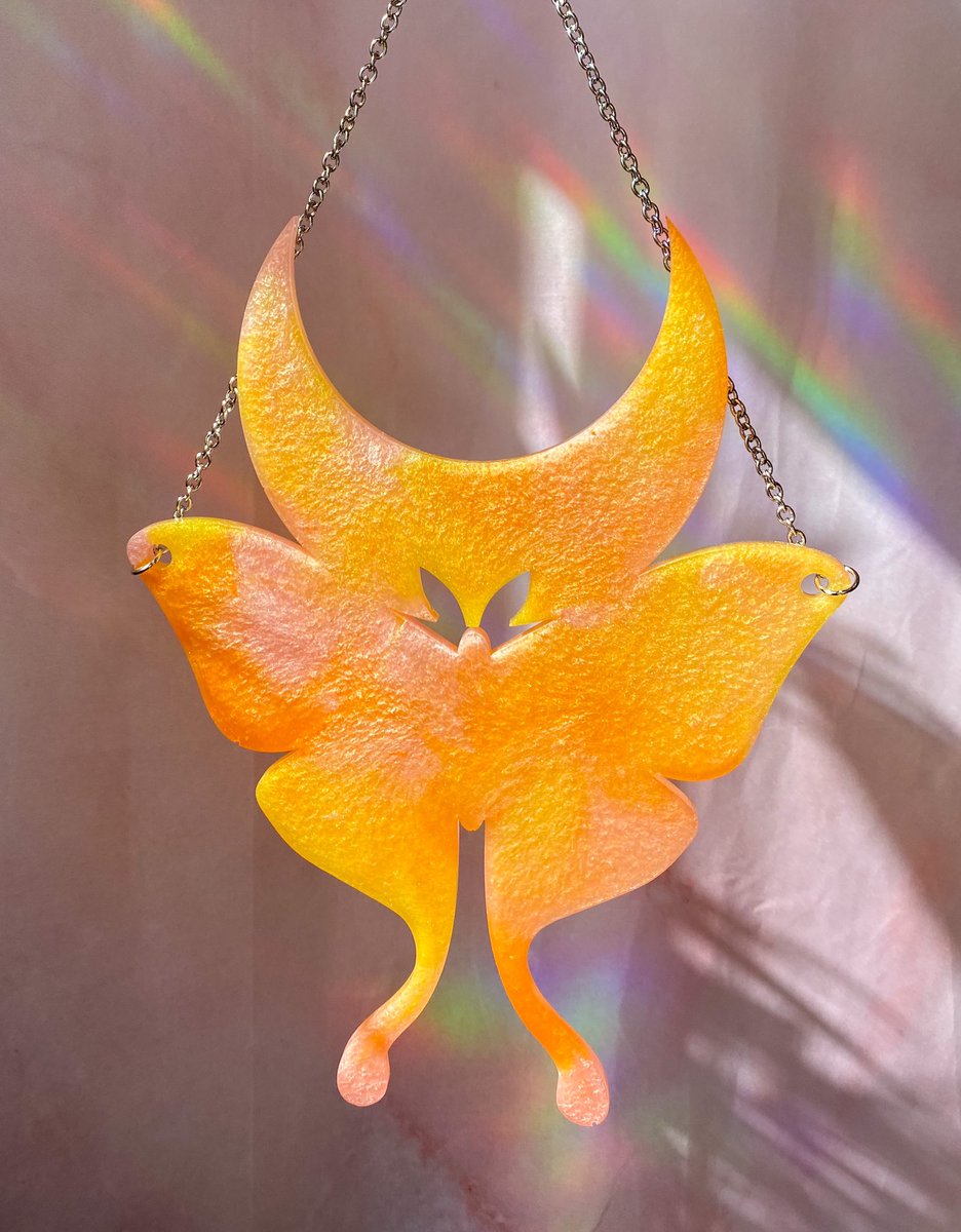 LiveeintheLight's tweet photo. ✨ 15k giveaway ✨

thank you for 15k, i appreciate you guys so much 🥺 1 person will win the handmade lunar moth wall hanging 🦋

how to enter: RT this post &amp; follow me 🌻
extra entries: tag friends below and/or follow me on instagram (@LiveeintheLight)

ends may 26th 💕 https://t.co/bFfTWZAIgu