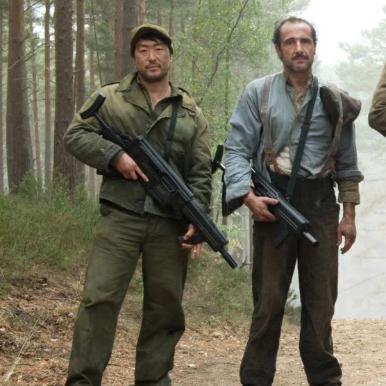 FilmEasterEggs's tweet photo. In 'Spider-Man: Homecoming' (2017), Principal Morita is a descendant of Jim Morita, a soldier that fights with Captain America in 'The First Avenger'. They were both played by the same actor, Kenneth Choi https://t.co/0GrNYzto5c