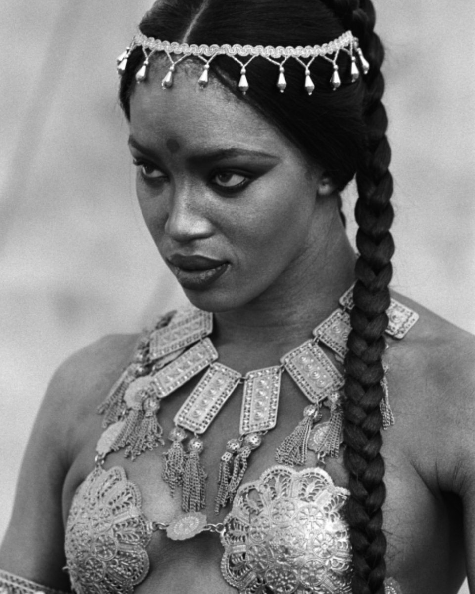 jazzminstyle's tweet photo. Naomi Campbell ‘Love &amp; Tears’ Video Shoot, Spain, August 15 1994 - Ph. Mark Baker 🌸
•
•
•
•
•
#jazzminstyle #naomicampbell #loveandtears #video #warriorprincess #strong #aesthetic #90s #throwback https://t.co/CKPzZIoG6y