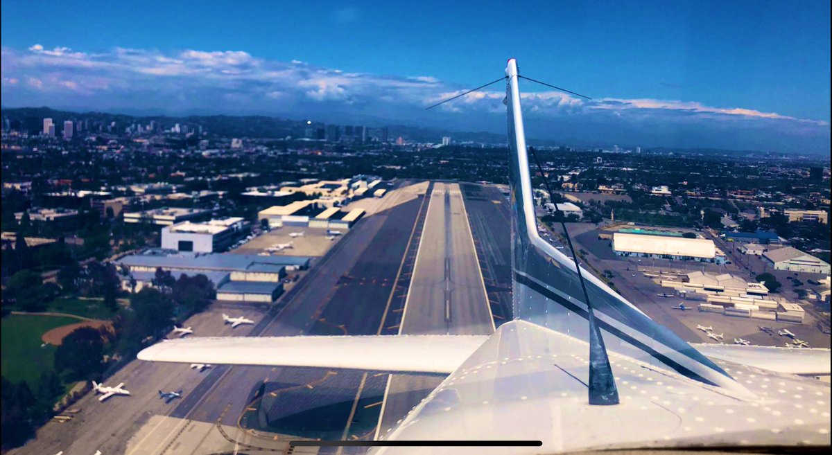 PilotDeborah's tweet photo. @ForeFlight #TailViewTuesday KSMO π#SantaMonica Touch βnβ go! π¬π«ππΊπΈ #GirlsWhoFly https://t.co/lYw6fphyrh