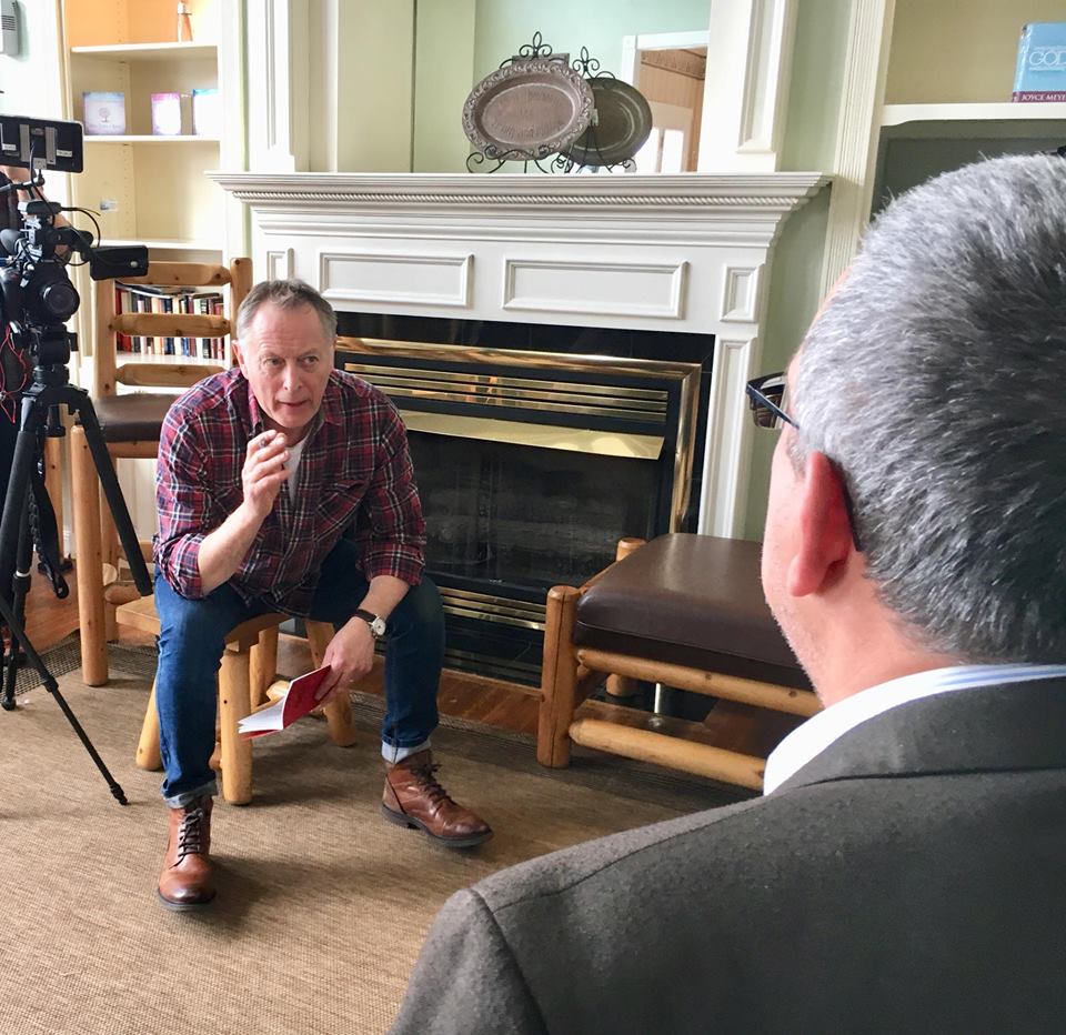 terrymeiners's tweet photo. 2/2  Stone shot a documentary in opioid-riddled Kentucky in 2018 to increase awareness of this revolutionary FREE treatment. Norman Stone and I spoke today about his film The Final Fix.  @840WHAS audio 🎙 https://t.co/9W5edwxTpi 🎬 movie trailer here:  https://t.co/8JikqY6imQ https://t.co/ZHKaNtLCig