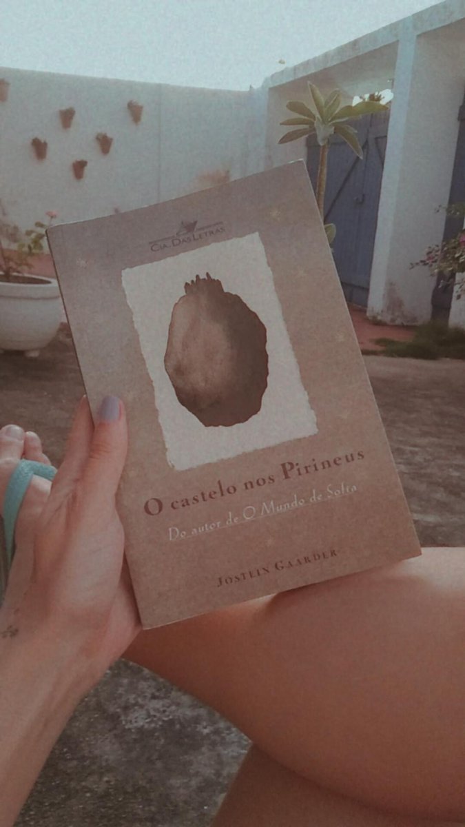 mairaetc's tweet photo. 17 # O Castelo nos Pirineus - Jostein Gaarder

Gostei muito, embora em alguns momentos tenha enchido o saco da vibe didática científica. Acho uma discussão massa e vou infernizar meu boy lendo trechos. Acho que daria um filme legal tb. https://t.co/4SM4PY9MLb