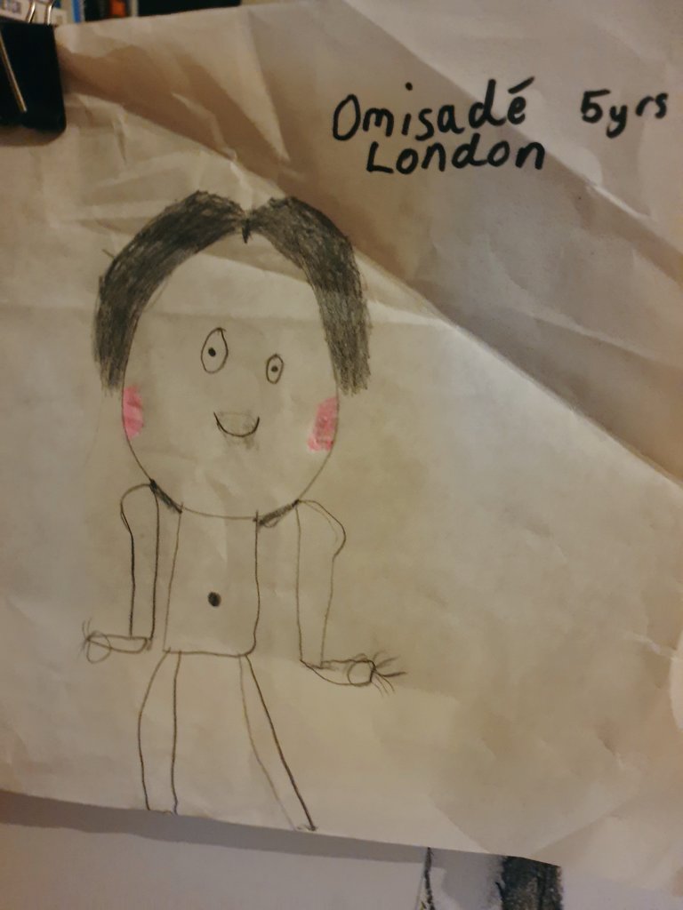 Imago_Ire's tweet photo. Little Miss tried a quick sketch before going to bed. This was one of the warm up poses 😁 #LifeDrawingLive #lifeportraits #bbclifedrawing #familytime https://t.co/ct72ykJFwM