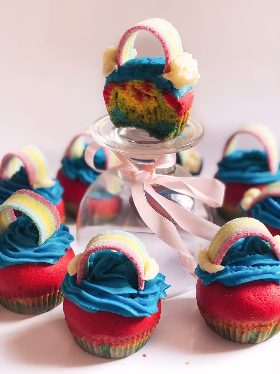 MissKyrk's tweet photo. The Middle School Masterchef entrants are really kicking up the standard this week on cupcakes!🧁 #excellence #community #TogetherApart @school21_uk #middlestrong 🤩 Wow! https://t.co/ONbe4qcb5t