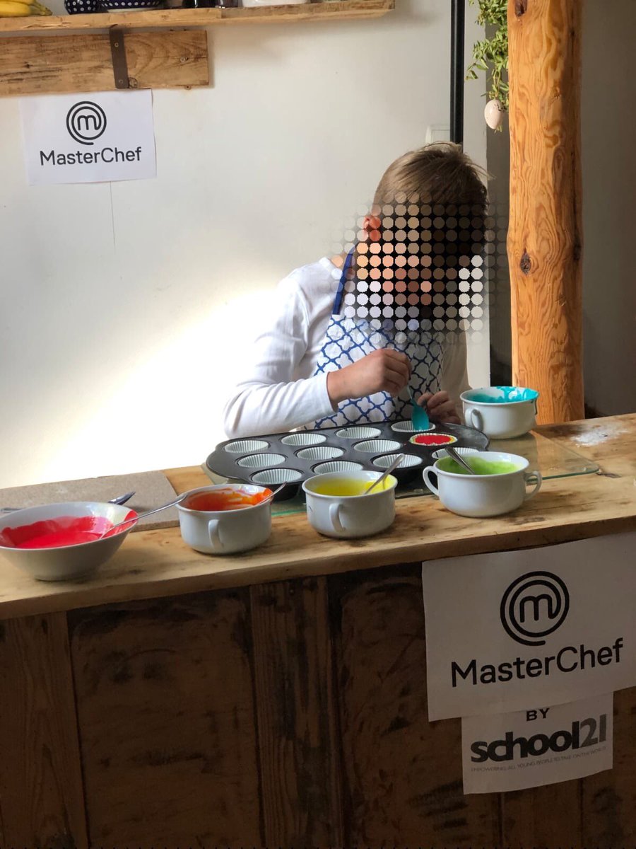MissKyrk's tweet photo. The Middle School Masterchef entrants are really kicking up the standard this week on cupcakes!🧁 #excellence #community #TogetherApart @school21_uk #middlestrong 🤩 Wow! https://t.co/ONbe4qcb5t