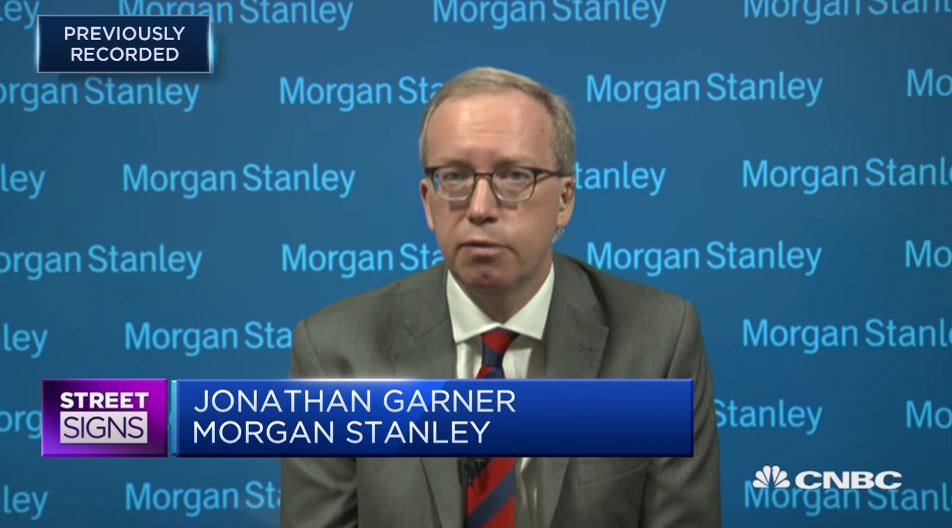 MorganStanley's tweet photo. Our Chief Asia and EM Equity Strategist Jonathan Garner discusses his positive view on China stocks compared to other emerging markets, and our favored sectors within the APAC region on @CNBCi. #MSIdeas https://t.co/xh6ulVoaqF https://t.co/3povxM2rwT
