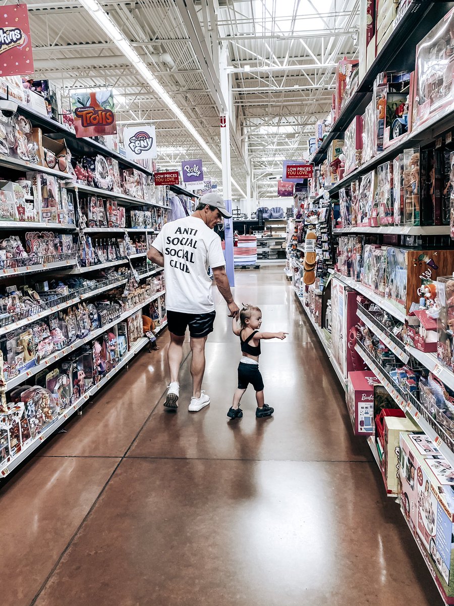 chancepitcock's tweet photo. 👨‍👧🖤 https://t.co/v9diBLnM2W