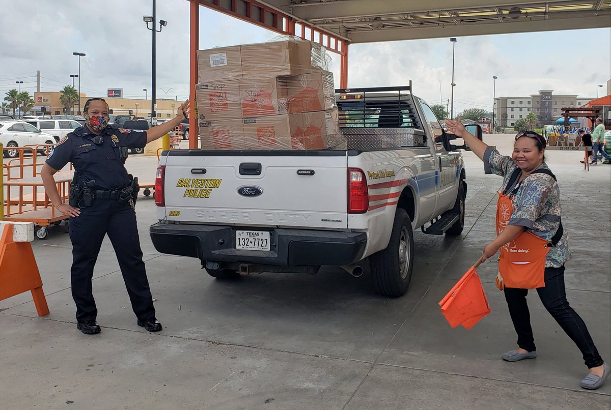 Crystal30011201's tweet photo. Galveston Home Depot supporting our community heroes the Galveston Police Department. Thank you for all you do to keep us safe now our turn to do the same. @JarrodFarmer4 @kimbrough_mk @Orangeblood1 @Cheris6574asds @DouglasCurtrig1 @asm_6574 @whubisz90 @JohnDerr6574 https://t.co/JiKMg3BCec