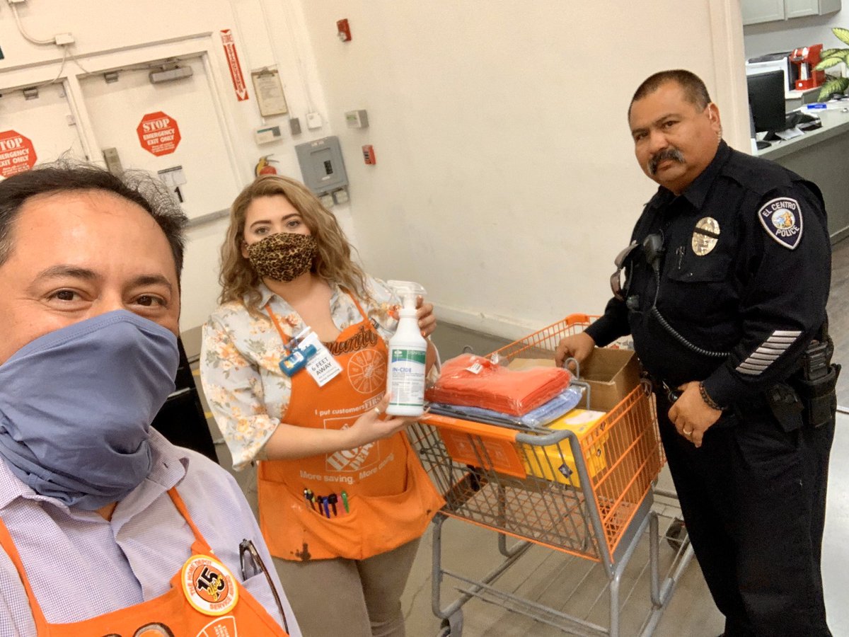 1059Depot's tweet photo. I’d like to thank the El Centro Police Department for everything they do for us and the community! It is great having you!! 🙏 #Orange4Officers #POLICEWEEK @Crippen1026 @thorpe_dez https://t.co/0yDAAQY9A9