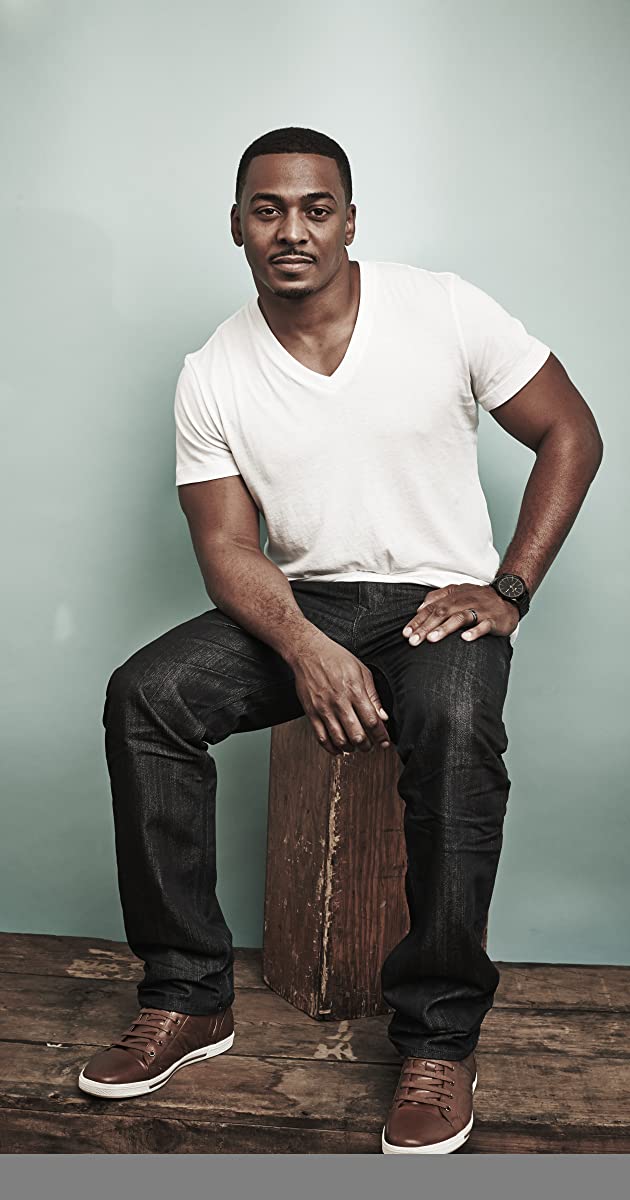 RONREACO LEE