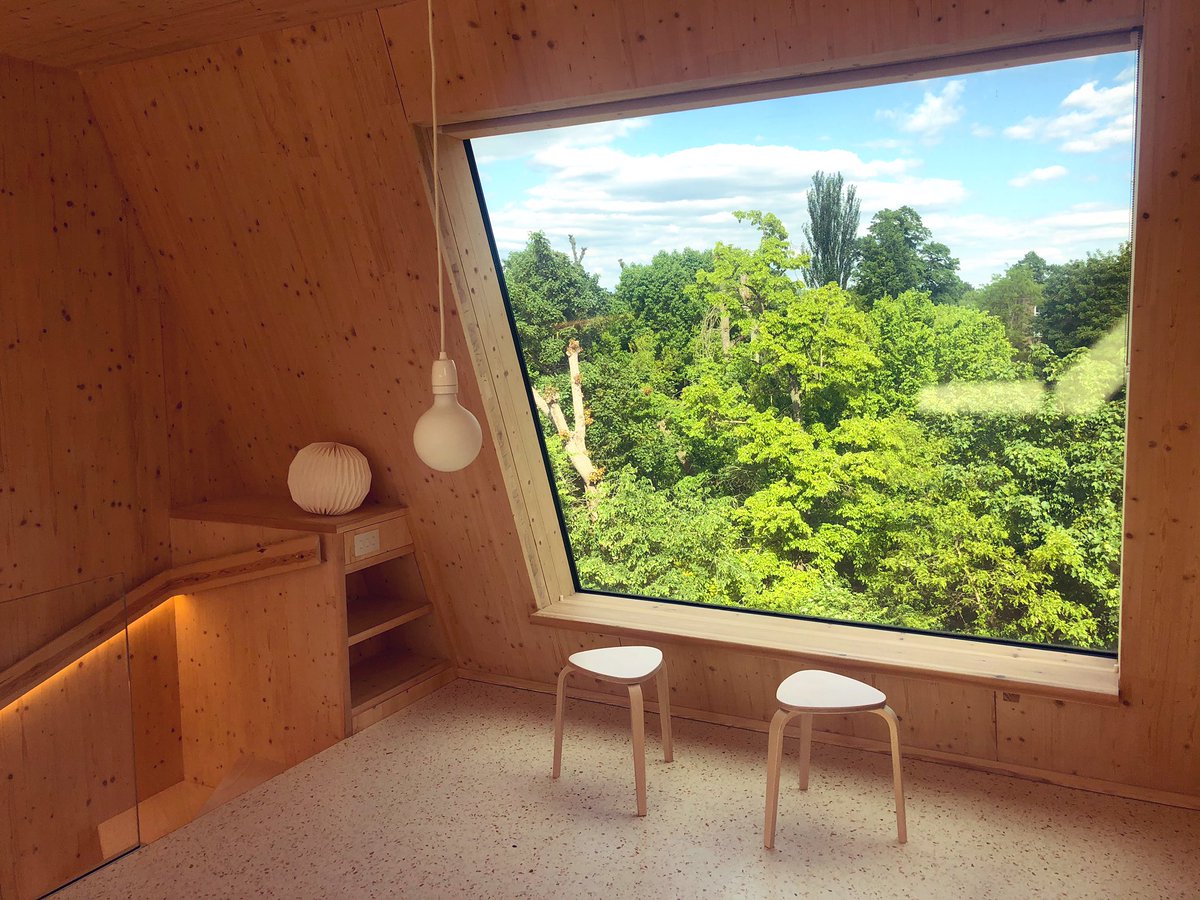 On the topic of great views, here is a real one from a flat in Peckham today. Yes, you see it correctly, it’s a flat fully out of wood w some lovely floors. Is it a yes or a no?