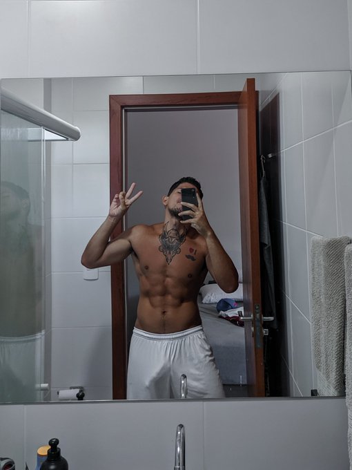 Eu digo senta mas tu quica. Combinado? https://t.co/U9OZjHeDrn