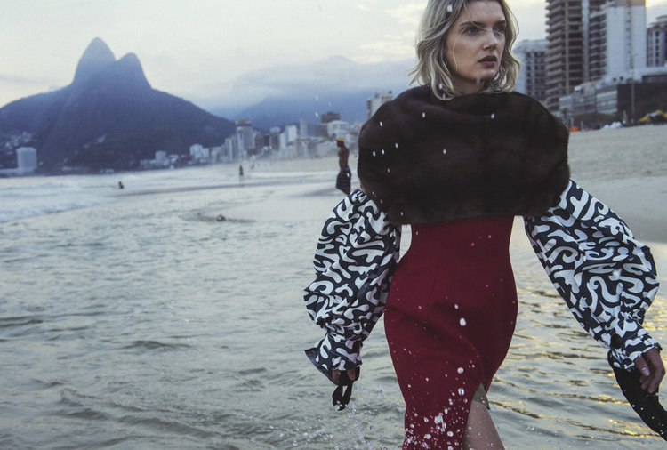 TROPICAICOUTURE's tweet photo. Thread: Fashion editorials shot in Brazil https://t.co/v74SzlWRFm