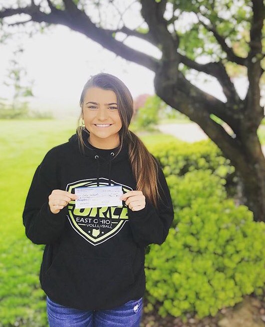 ss_flood's tweet photo. Congratulations Reggie and Carly on winning 2020 East Ohio Force scholarships! So proud of you two! 🖤🏐🖤 @EastOhioForce @raegan10flood  @ccarlyccaldwell https://t.co/5euHS5fiba