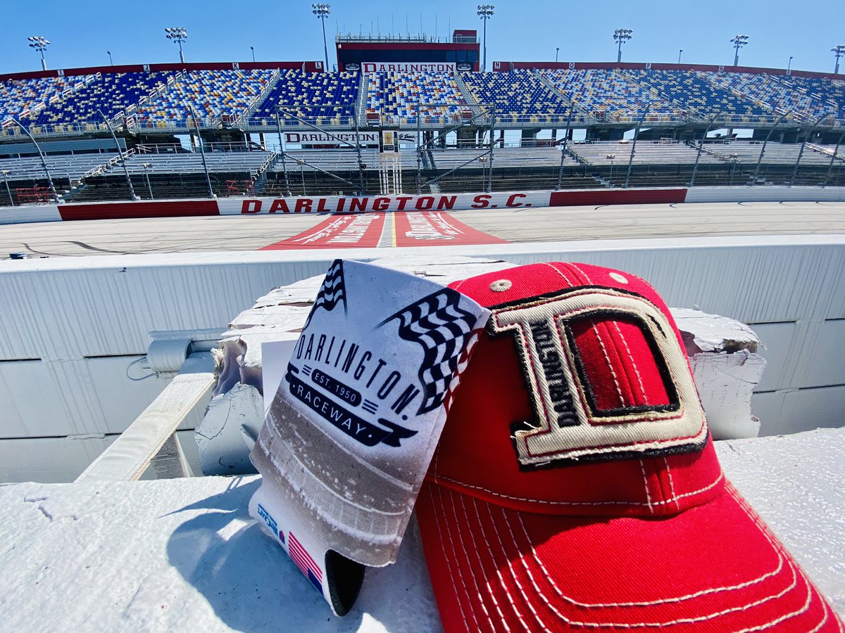 TooToughToTame's tweet photo. 🏁 𝟭𝟬 𝗗𝗔𝗬𝗦 𝗢𝗙 𝗚𝗜𝗩𝗘𝗔𝗪𝗔𝗬𝗦 🏁

Day ✌️ is here! Retweet + share your favorite memory of the Lady in Black and we’ll pick a winner at random! https://t.co/CocRLgerKY