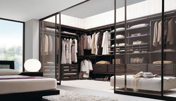 Choose one: walk in closet