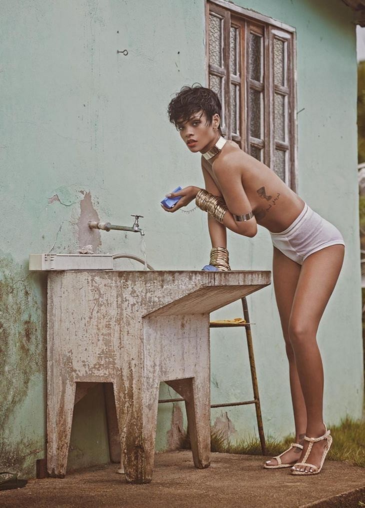 TROPICAICOUTURE's tweet photo. Rihanna é nossa! by Mariano Vivanco
Vogue Brasil - May 2014 https://t.co/rBC4mws5HV