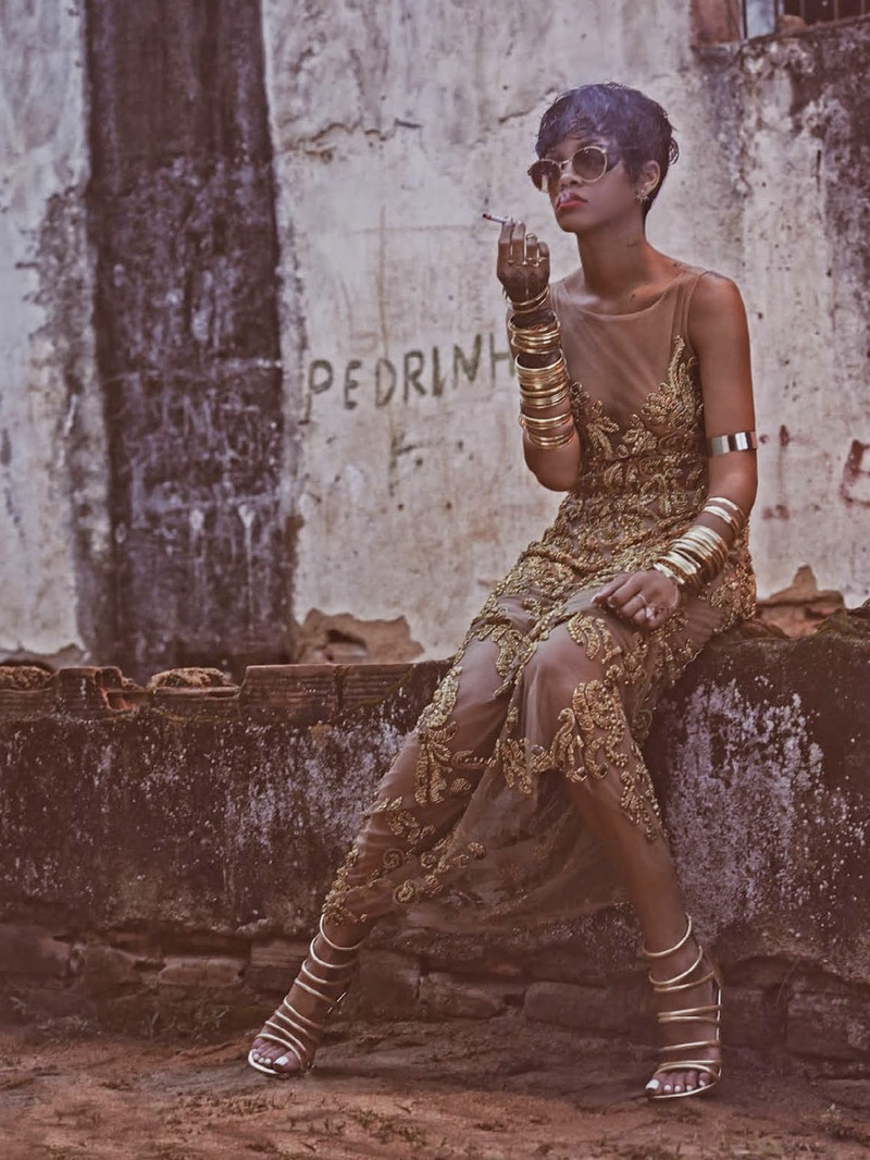 TROPICAICOUTURE's tweet photo. Rihanna é nossa! by Mariano Vivanco
Vogue Brasil - May 2014 https://t.co/rBC4mws5HV