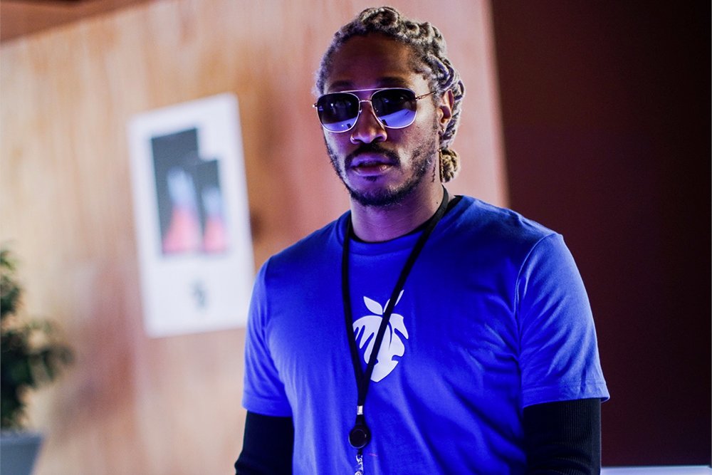 RapUp's tweet photo. Future's new album "High Off Life" drops Friday featuring...

🦅 Drake
🦅 Travis Scott
🦅 Young Thug
🦅 Lil Uzi Vert
🦅 Meek Mill
...and more!

See the tracklist: https://t.co/WTxKhpAS4U https://t.co/W4J5CrpWxu