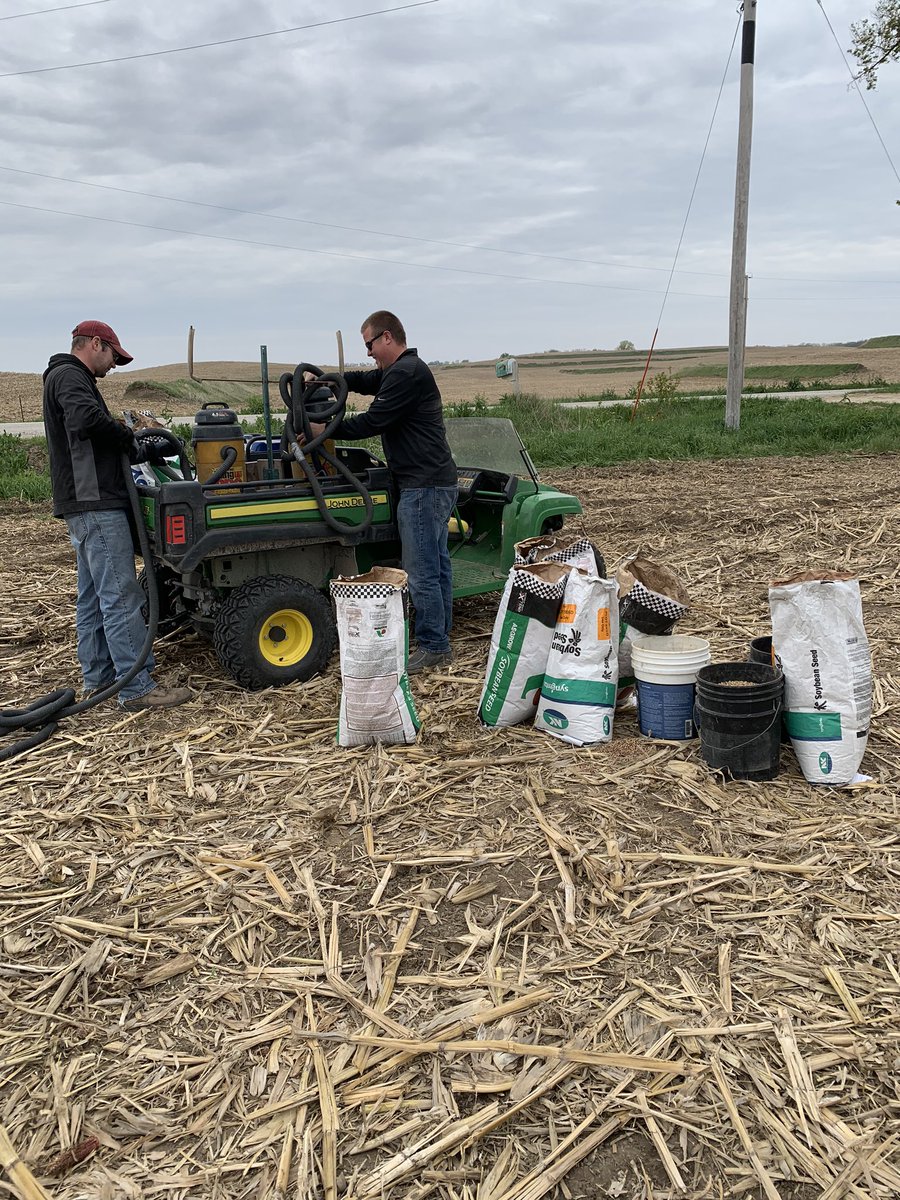chris43502384's tweet photo. Started April 19th and #pulledthepin on #plant20 🌽🌱 plots today, 5000+ miles driven, 29 total plots.  I can’t imagine another retailer more committed to helping their customers make valuable seed decisions than @AGRILANDFS. Thanks! @InVISION_HiSOY https://t.co/G6ERDSbzHd