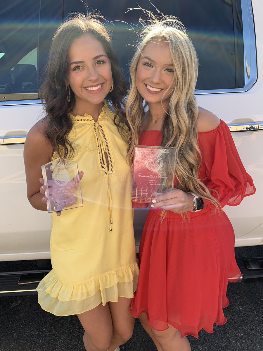 volleytigers's tweet photo. Look at these gals 🤩📚 So proud of @lindseymfrick @emdavv #STUDENTathlete https://t.co/hAcsFpfeT1