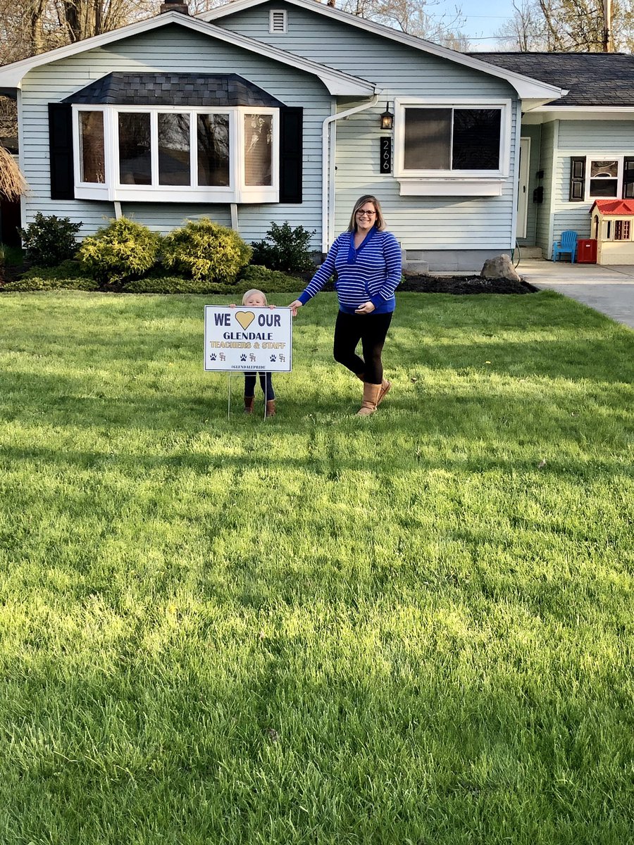 jbailey126's tweet photo. Beyond thankful for our PTA and a wonderful school community! #glendalepride @GlendaleSHCSD @SweetHomeCSD https://t.co/g2swJiJ1mI
